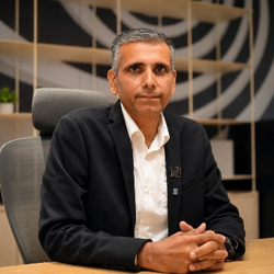 Mr Vaneet Kumar